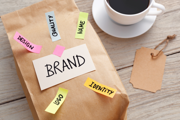 Diferenciar tu marca. Estrategias de diferenciación en marketing. Cómo destacar en mercados saturados.