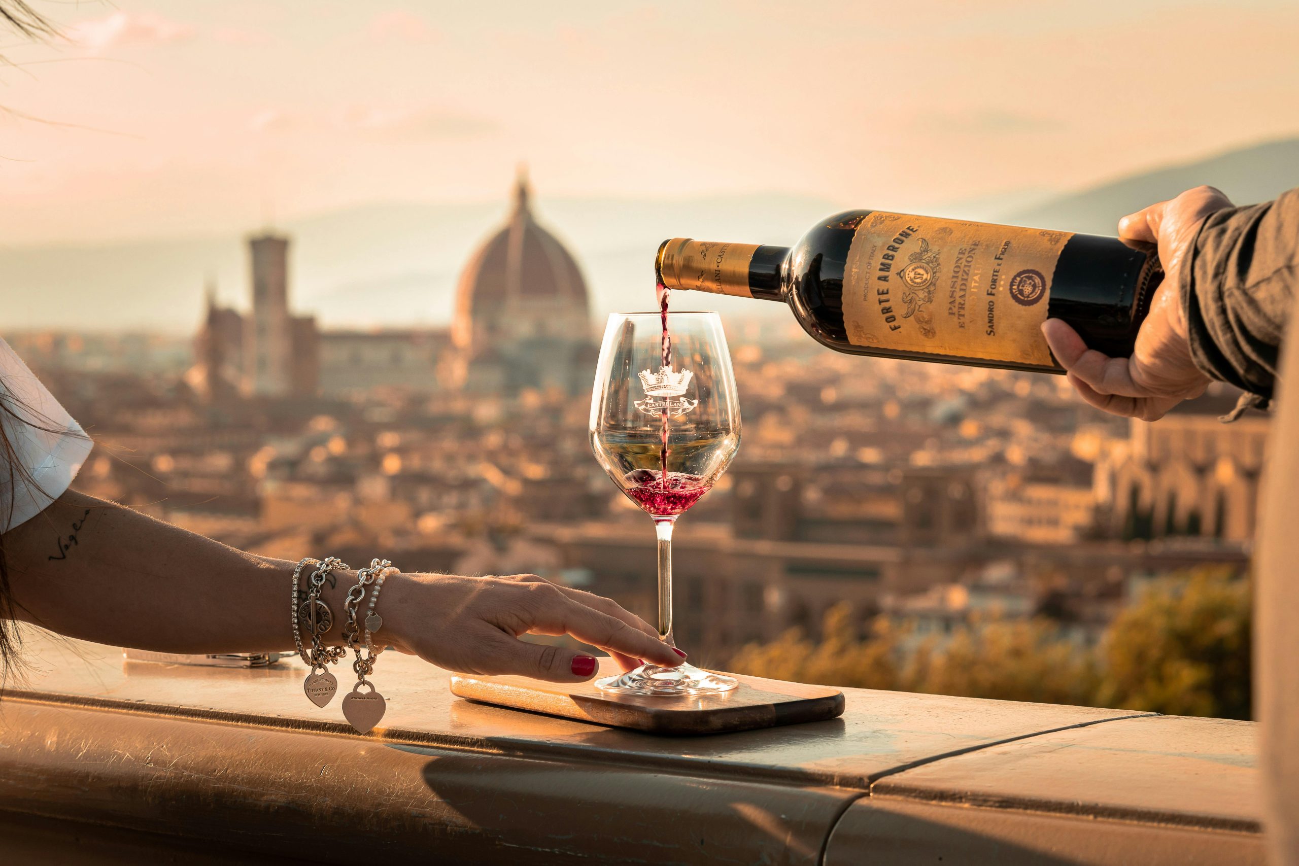 Cómo atraer turistas con enoturismo. Estrategias de marketing para bodegas.