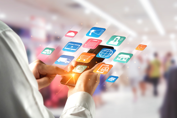 Gráfico de una estrategia omnicanal conectando tienda física, e-commerce y redes sociales.