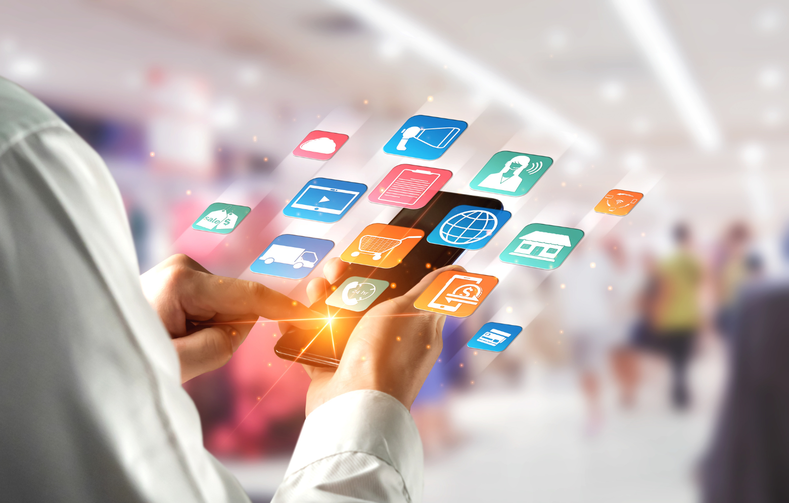Gráfico de una estrategia omnicanal conectando tienda física, e-commerce y redes sociales.