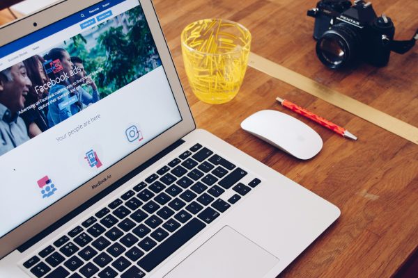 Diferencias entre marketing directo y marketing de contenidos. Ventajas del marketing de contenidos. Estrategias de marketing directo.